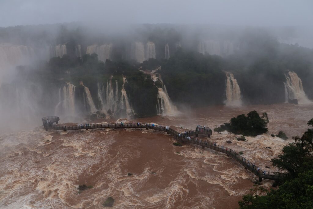 Vazão das Cataratas chega a 5 milhões de litros por segundo Vazão das Cataratas chega a 5 milhões de litros por segundo