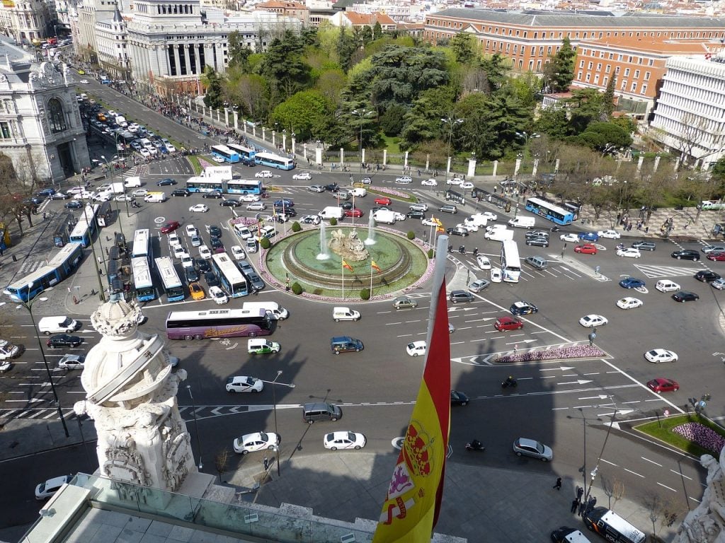 Vista das ruas da cidade de Madri