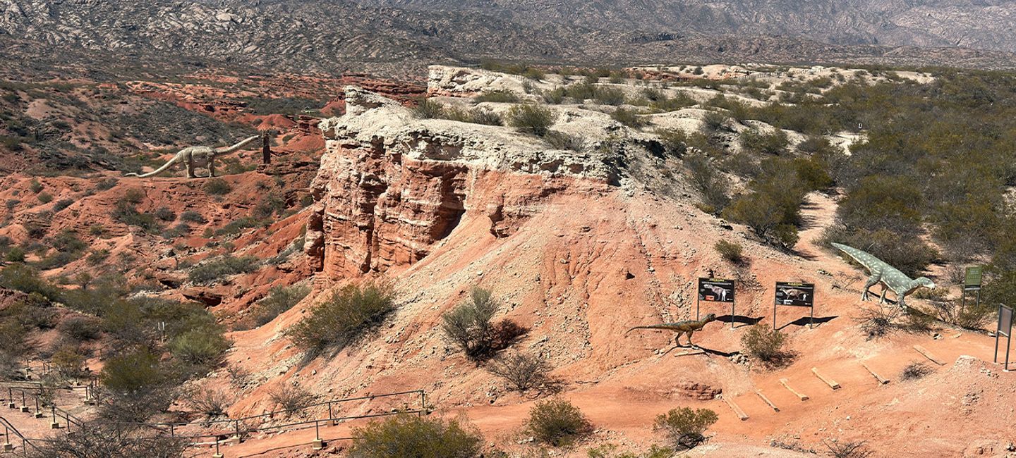 Argentina: brujas, dinosaurios y torrontés, el secreto de La Rioja que combina misterio, ciencia y vino