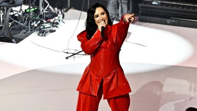 Demi Lovato em evento da Associação Americana do Coração, em 2024 (Foto: Astrid Stawiarz/Getty Images for The American Heart Association's Go Red for Women Red Dress Collection Concert)