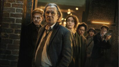 Elenco de Slow Horses, com Gary Oldman, Jack Lowden, Kristin Scott Thomas, Olivia Cooke e Jonathan Pryce (Divulgação/Apple TV)
