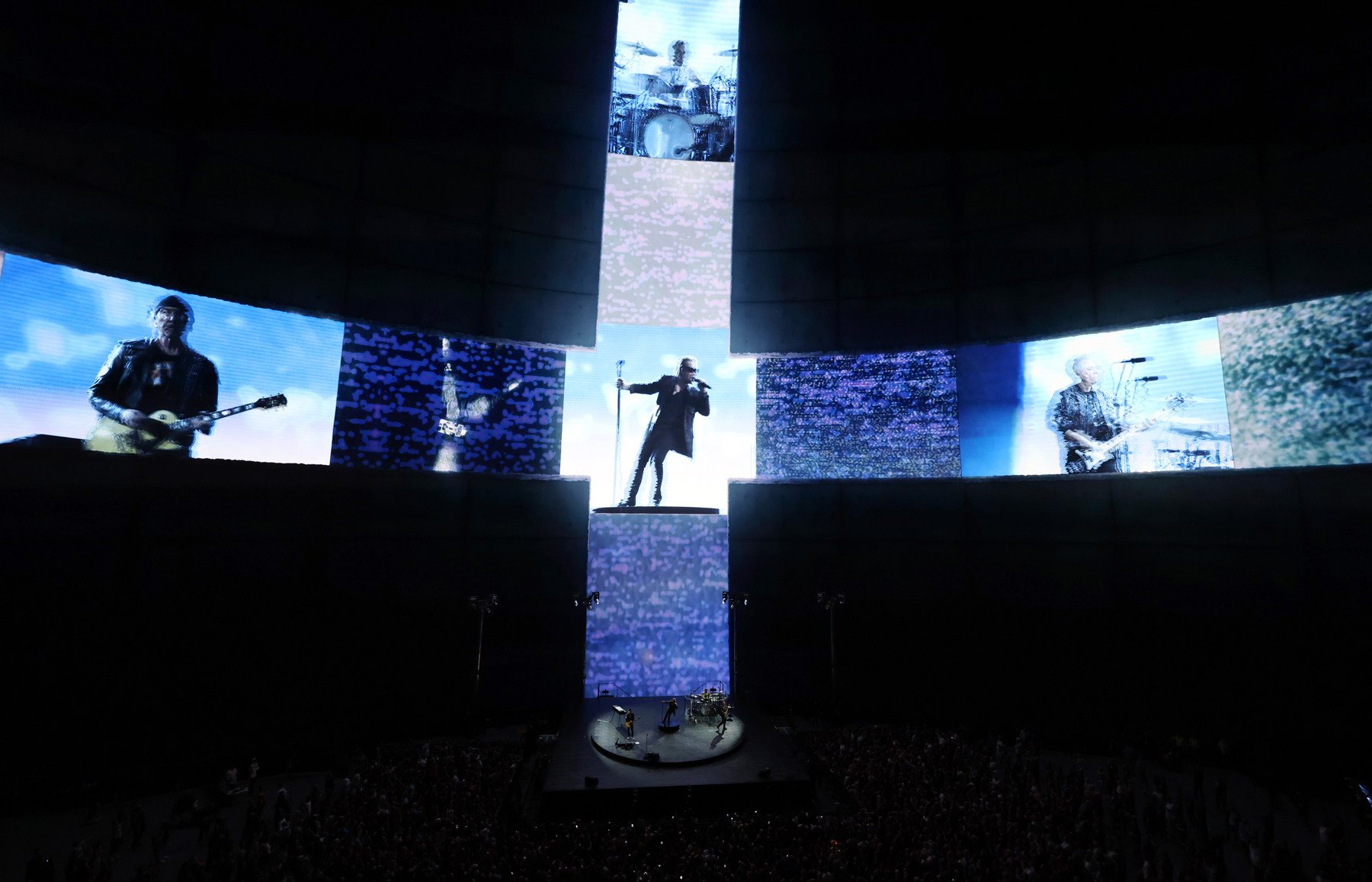 U2