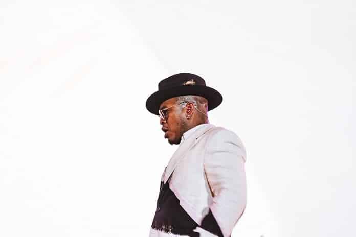 Ne-Yo no The Town