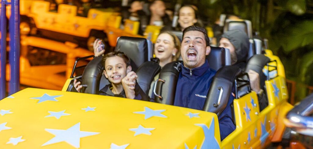 Beto Carrero World se despede da Star Mountain e inaugura nova fase da Fire Whip Beto Carrero World se despede da Star Mountain e inaugura nova fase da Fire Whip