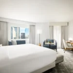 Un hotel en Boston ofrece jugar el antecesor del tenis, de 800 años de antigüedad, como actividad para grupos corporativos