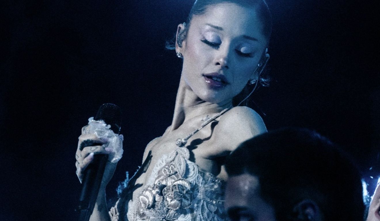 Sem show no Brasil: Veja quanto Ariana Grande faturou com a 'The Eternal Sunshine Tour'