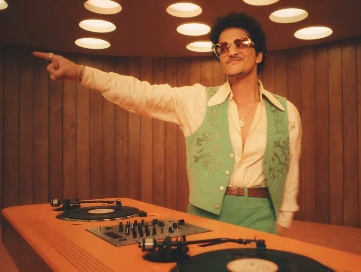 "Die With a Smile" e "APT." entrarão na tracklist do álbum do Bruno Mars?