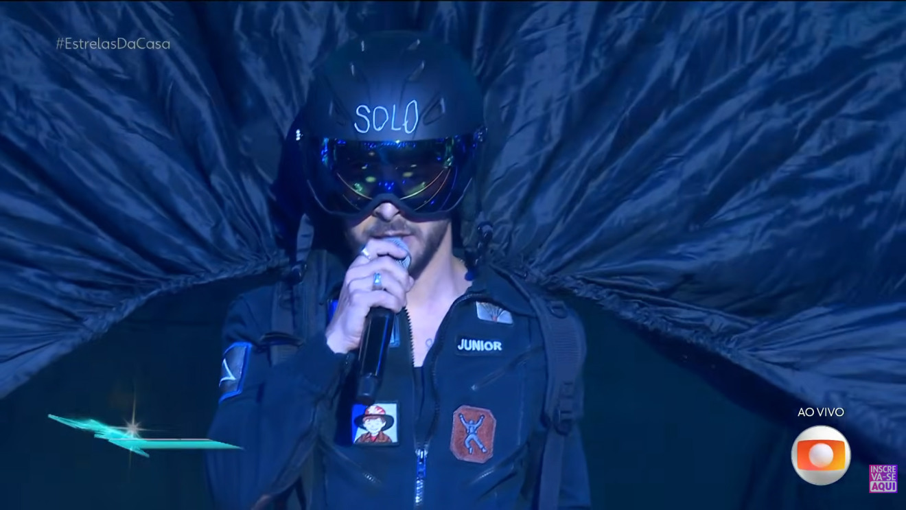 Junior leva performance da "Solo Tour" para "Estrelas da Casa" e fãs vibram nas redes