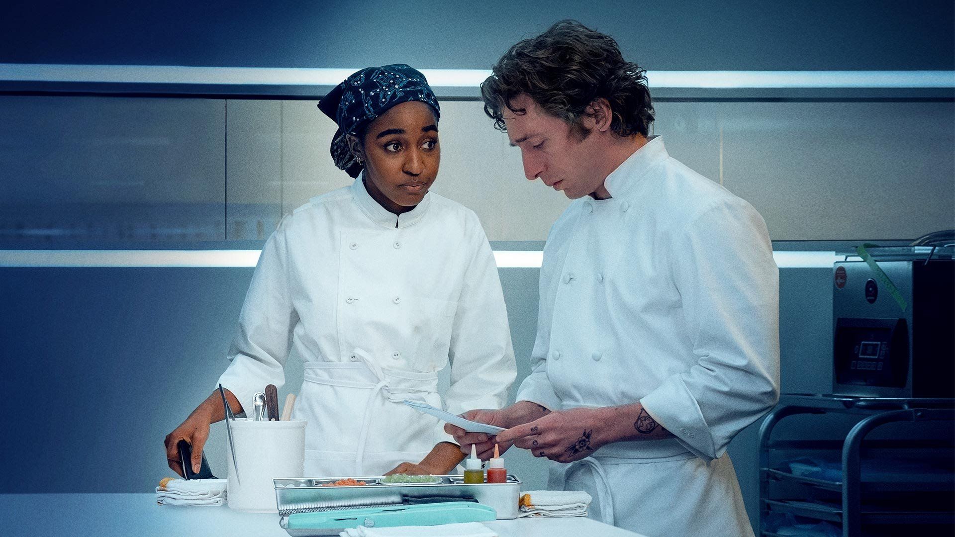 O Urso, série com Jeremy Allen White e Ayo Edebiri