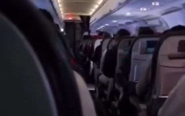 Avião da LATAM é atingido por raio durante voo no Chile Avião da LATAM é atingido por raio durante voo no Chile