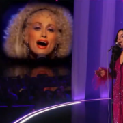 Kacey Musgraves cantando clássico de Dolly Parton eternizado por Whitney Houston Kacey Musgraves cantando clássico de Dolly Parton eternizado por Whitney Houston