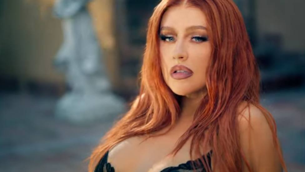 Christina Aguilera Somos Nada 3