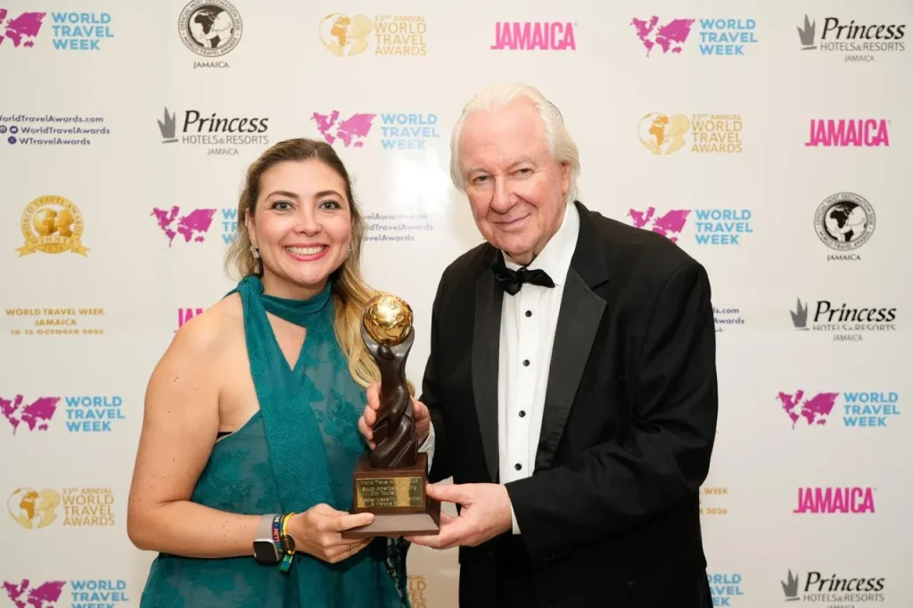 El Bureau de Medellín gana por segundo año el premio a la mejor oficina de turismo de ciudad en Sudamérica El Bureau de Medellín gana por segundo año el premio a la mejor oficina de turismo de ciudad en Sudamérica