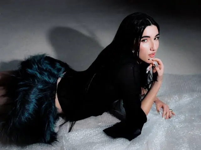 Judeline estrena 'La falda': samplea la BSO de 'Amélie' y ya es su cuarto single de 2026 4 Judeline estrena ‘La falda’: samplea la BSO de ‘Amélie’ y ya es su cuarto single de 2026