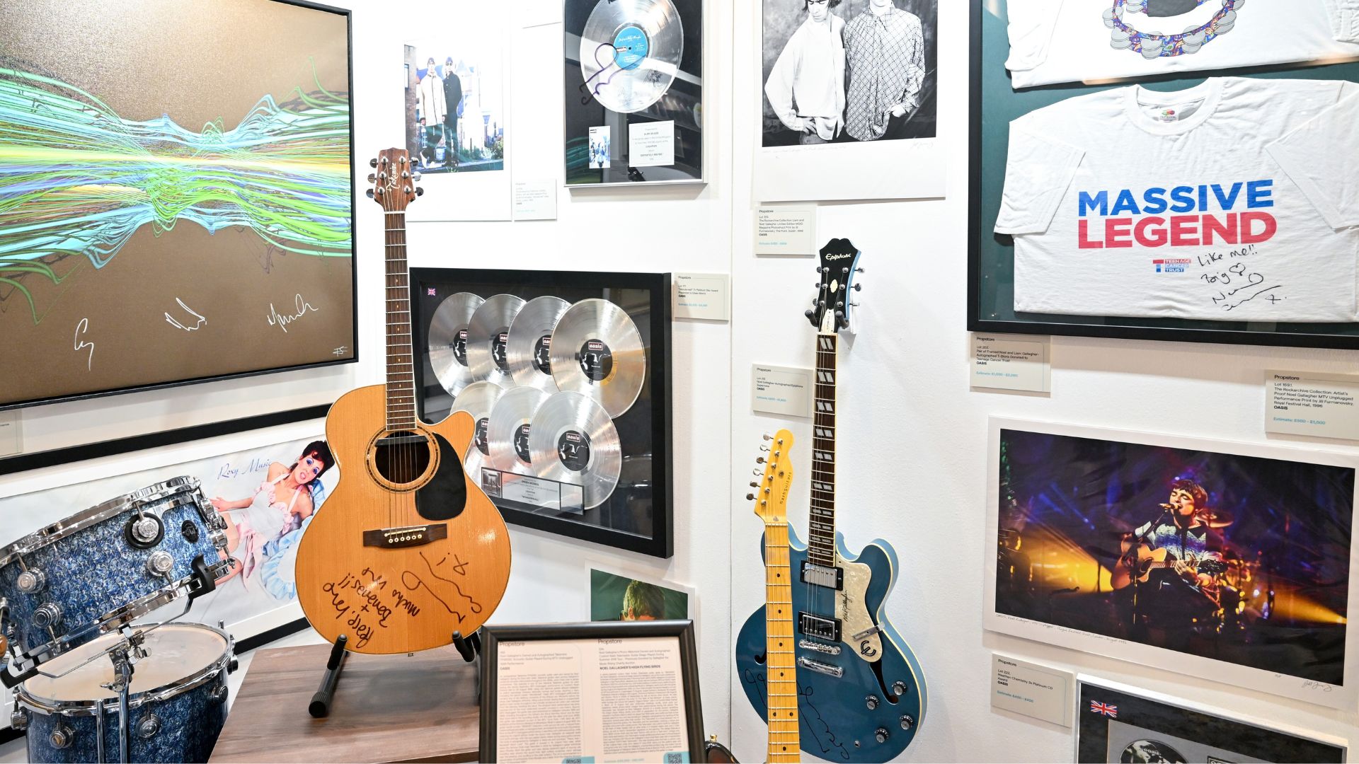 Memorabilia do Oasis no MTV Unplugged em leilão organizado pela Propstore (Foto: Nicky J. Sims/Getty Images)