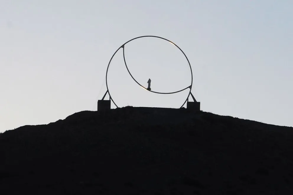 Una mirada de fe desde lo alto: el Cerro de la Virgen de Chos Malal Una mirada de fe desde lo alto: el Cerro de la Virgen de Chos Malal