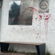 Placa que homenageia o Clube da Esquina é alvo de depredação em Minas Gerais Placa que homenageia o Clube da Esquina é alvo de depredação em Minas Gerais
