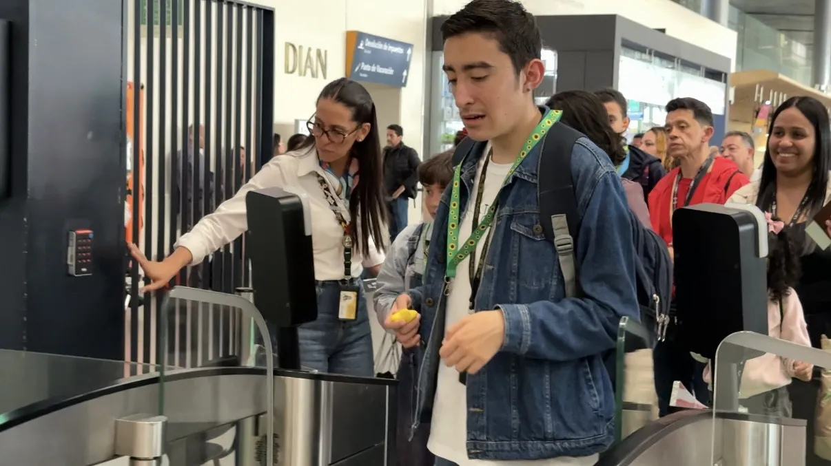 Primer ensayo de viaje en Colombia: personas con autismo recorrieron El Dorado antes de subirse a un avión