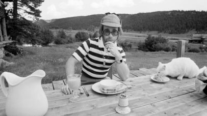 "Rock of the Westies", décimo álbum de Elton John, ganha reedição comemorativa (Foto: Terry O’Neill / Iconic Images)