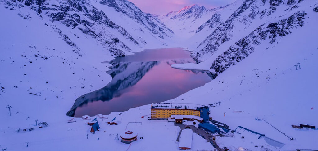 Ski Portillo abre reservas para 2027 com preços da temporada de 2026 no Chile