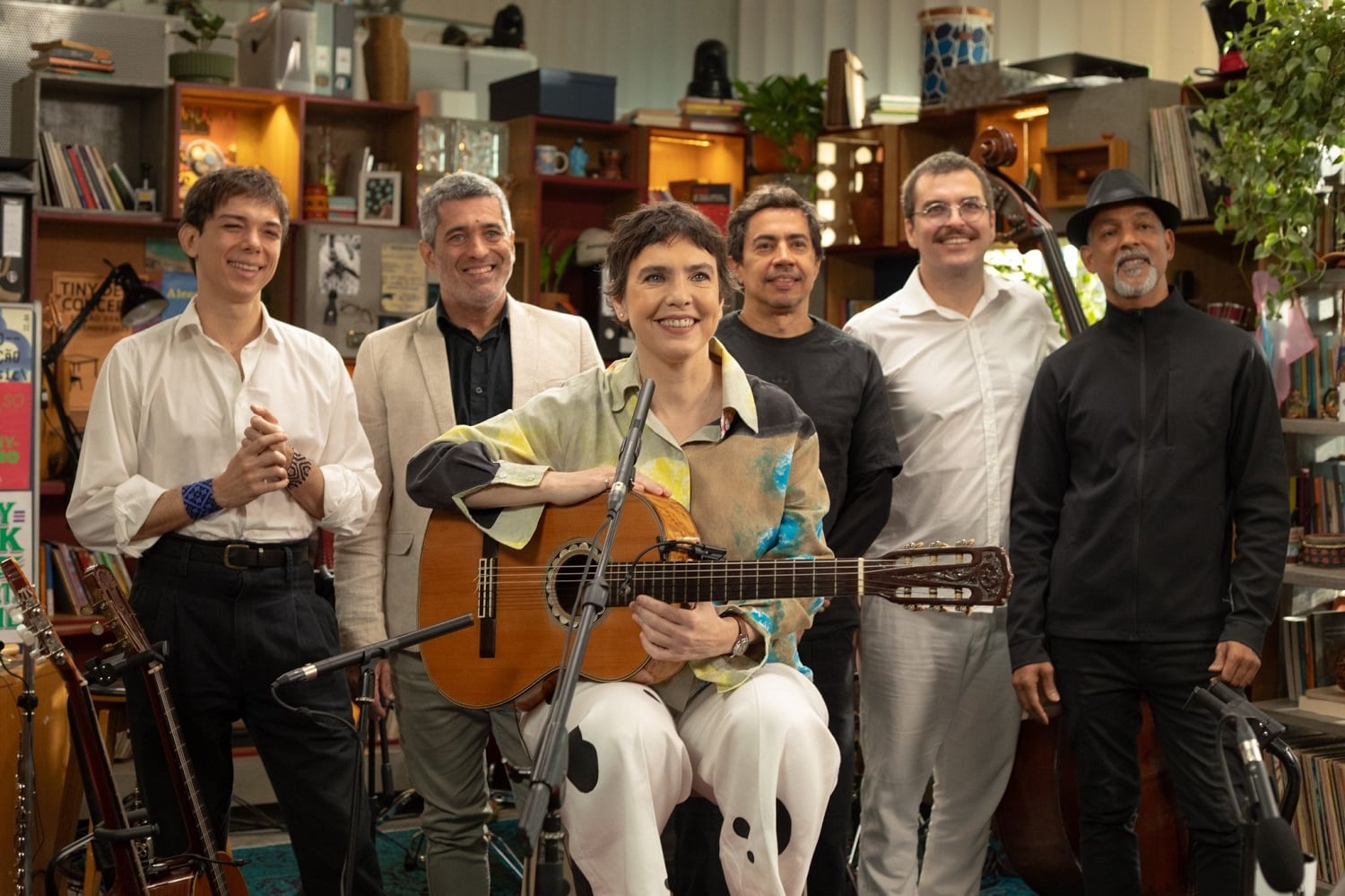 Criolo, Paulinho da Viola e Adriana Calcanhotto: Tiny Desk Brasil celebra gigantes de diferentes gerações