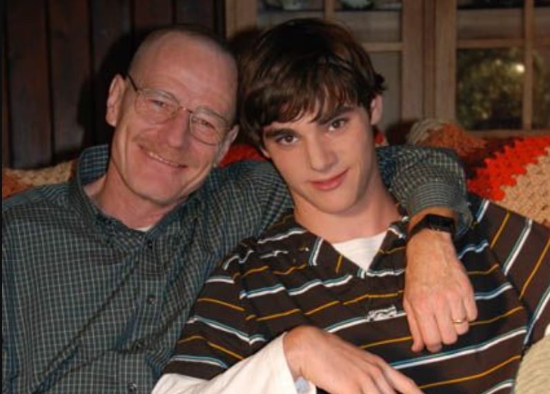 Bryan Cranston se despede de RJ Mitte com bela homenagem: “Vou sentir sua falta, meu filho”