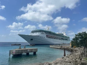 Crucero varado en Camboya: vendieron sus casas para un viaje infinito que nunca arranca