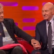 Ian McKellen faz homenagem emocionante a Patrick Stewart Ian McKellen faz homenagem emocionante a Patrick Stewart