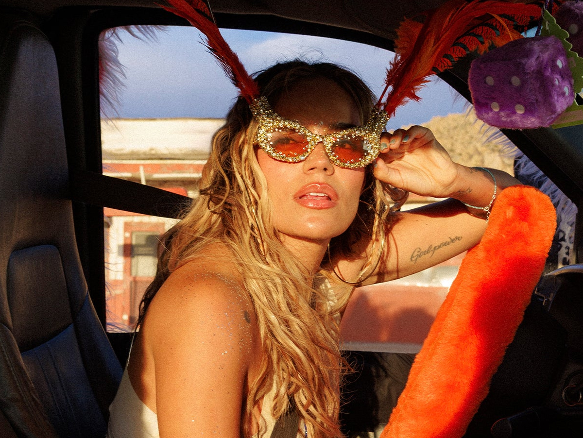Dona da música mais ouvida do mundo, Karol G cancela show por "problemas logísticos"