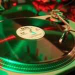 Vendas de vinil nos Estados Unidos ultrapassaram US$ 1 bilhão em 2025